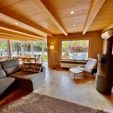 Villa Sparrow In Residential Area By Hlclub Agency Vilanova i la Geltru